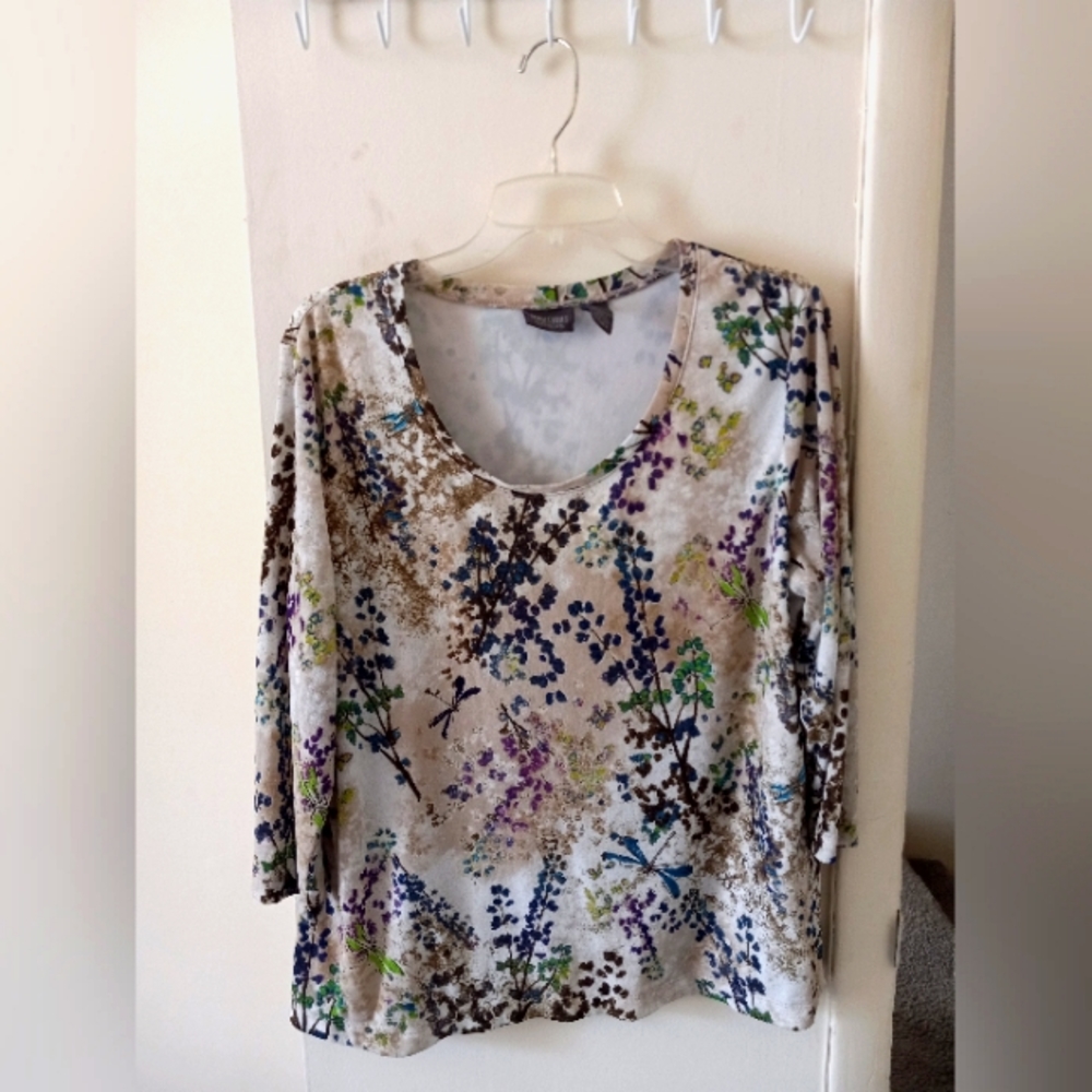 Floral 3/4 sleeve shirt